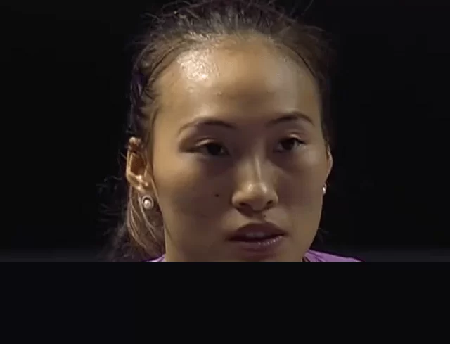 1:0！郑钦文一改常态强势登场，王欣瑜延后登场静待突破_比赛_中国_布克沙